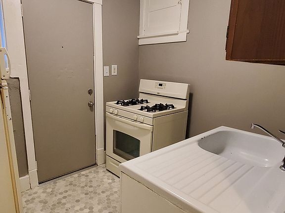 3rd image of 1223 S 14th St #1229