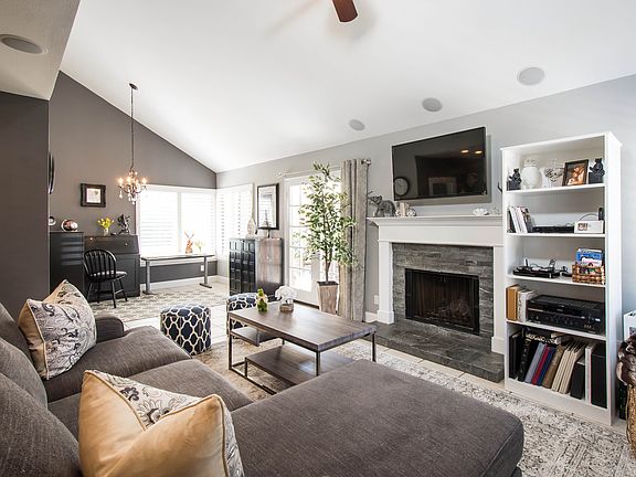 4th image of 23904 Capistrano Ct