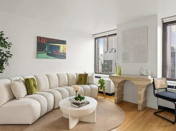 100 W 39th St APT 38I, New York, NY 10018