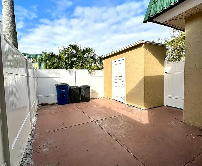 5826 Whiting Ct — Photo 25