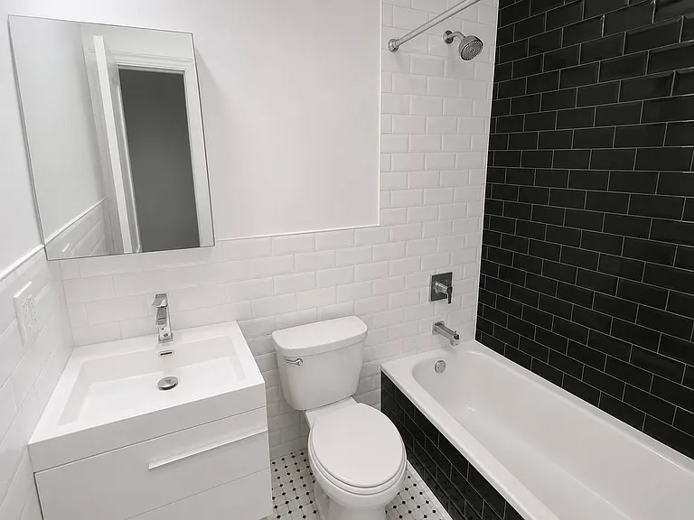 1099 Jefferson Ave #3 — Photo 8