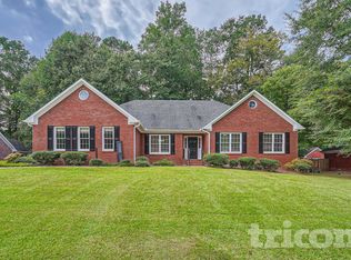 229 Ivy Creek Dr, Loganville, GA 30052
