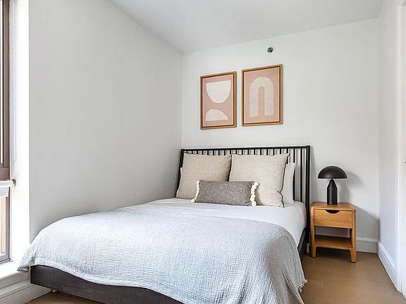 5th image of 311 W 50th St