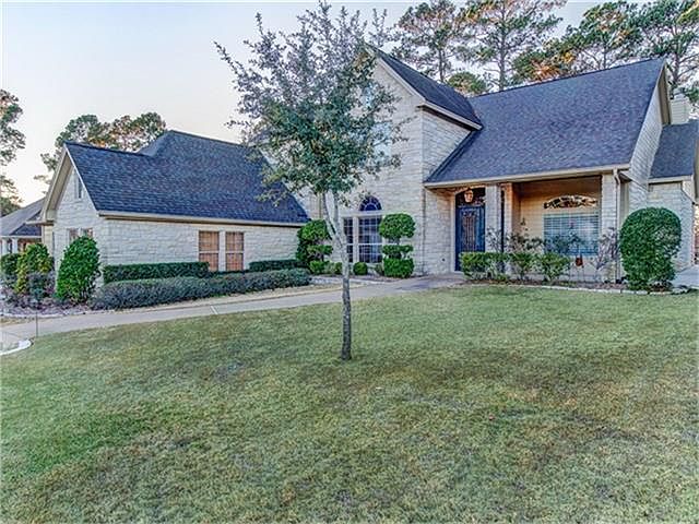 1st image of 302 Sawgrass Cir