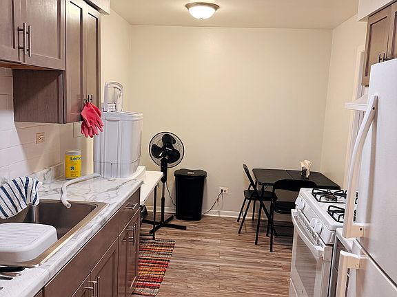 2nd image of 600 McKinley Ave #208