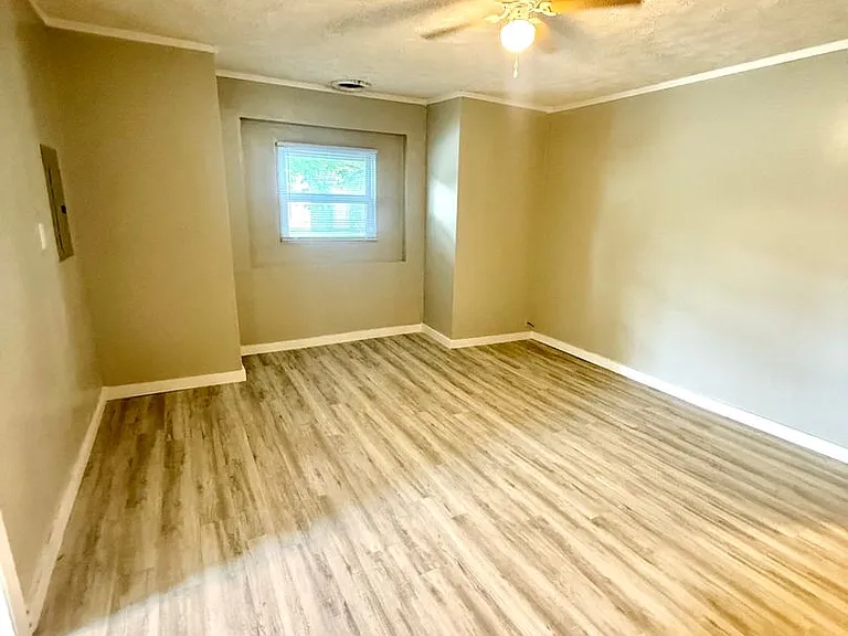 301 E Memorial Dr. (Wilson Acquisitions, LLC) — Photo 4