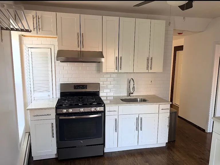 236 Grove St — Photo 4