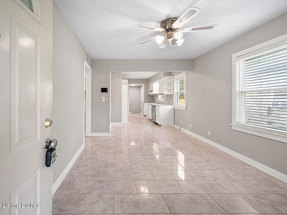 4th image of 2455 Lindbergh Dr