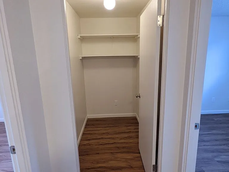 West Slope Apartments — Photo 52