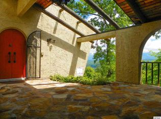 2165 Sanders Ln, Sevierville, TN 37876