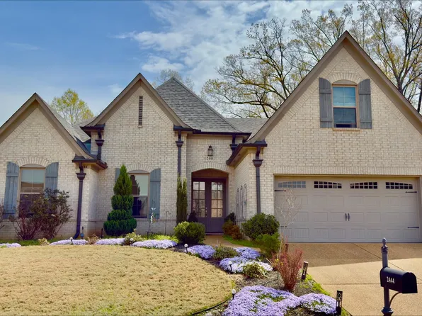 2444 Crimson Ridge Ln, Cordova, TN 38016