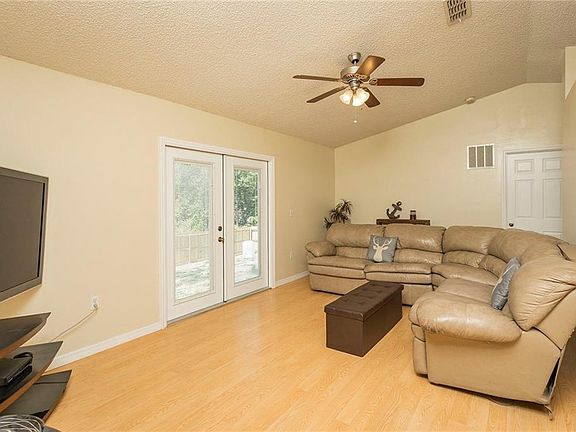 4th image of 1505 Benham Ave