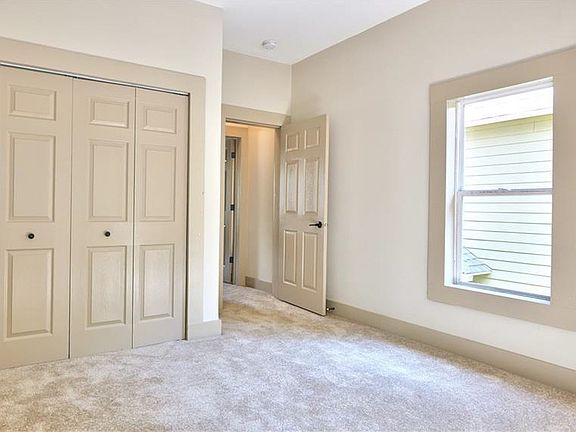 3rd image of 1416 Fletcher Ave