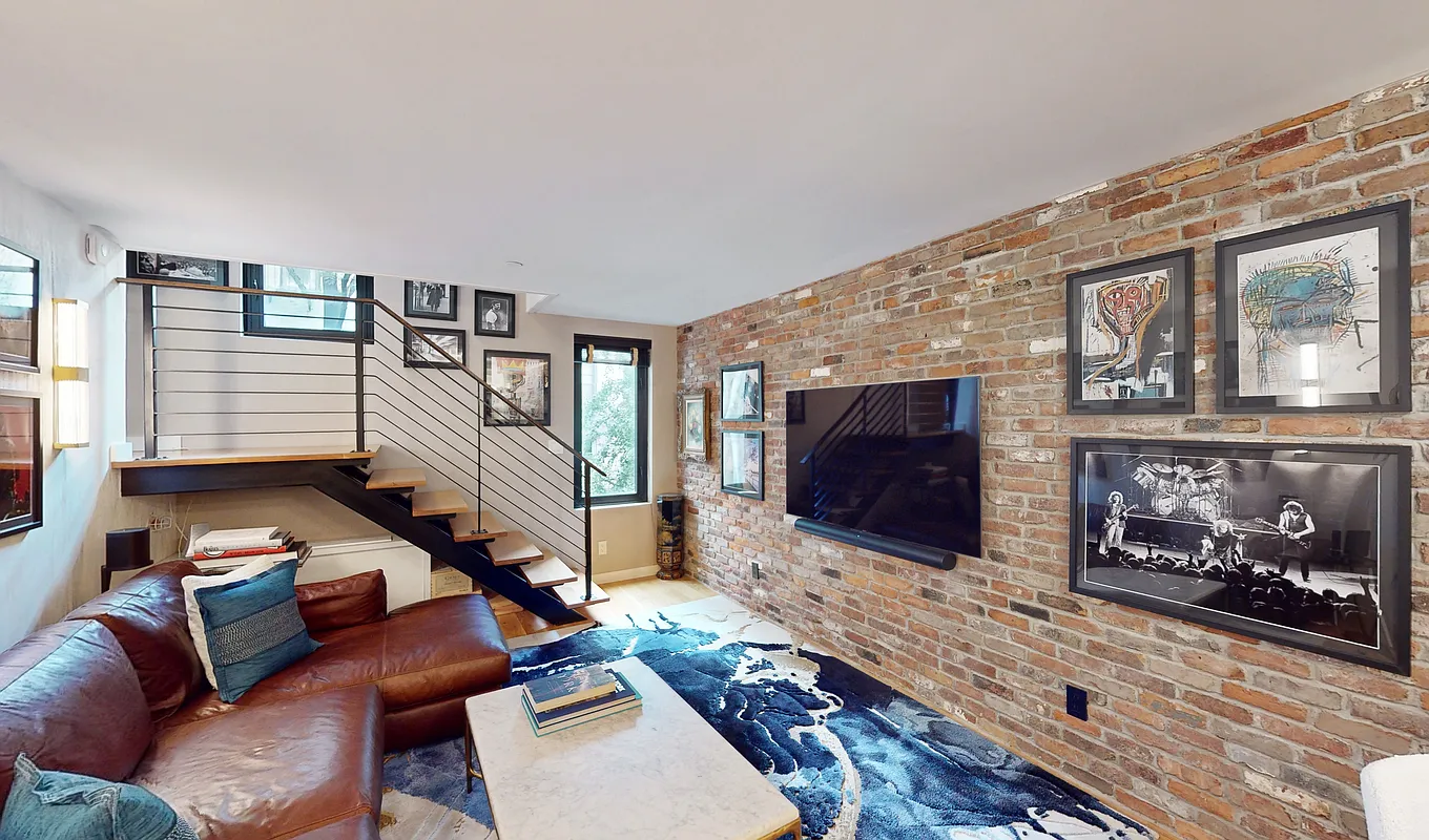 215 East 81st St Unit 4F  