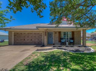 808 Moon Glow Dr, Leander, TX 78641