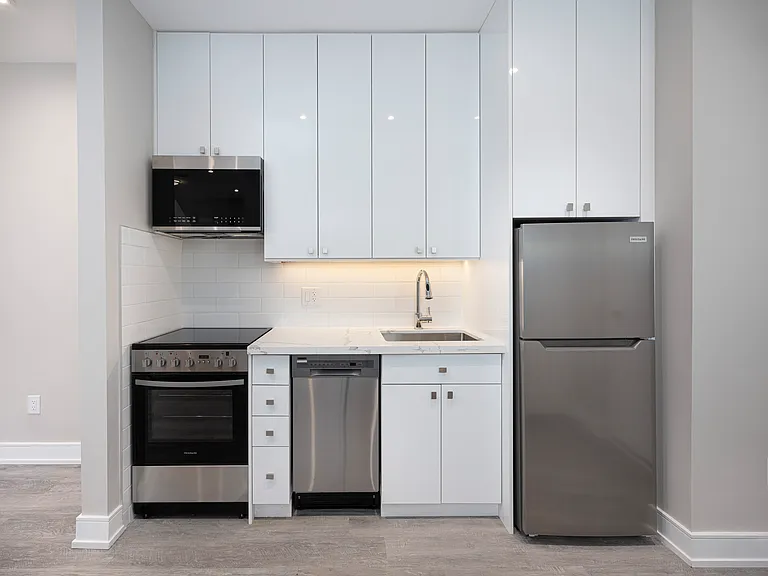 60 Tyndall Ave — Photo 10