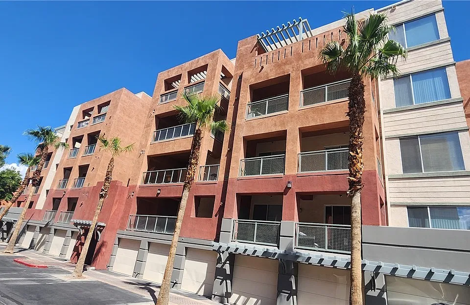 27 E Agate Ave #209