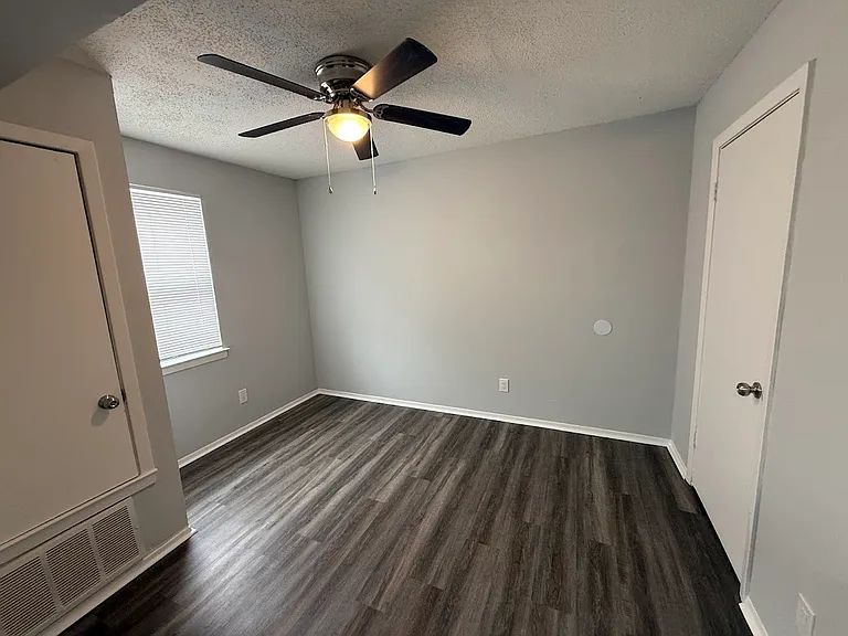 882 Crockett Pl #4 — Photo 8