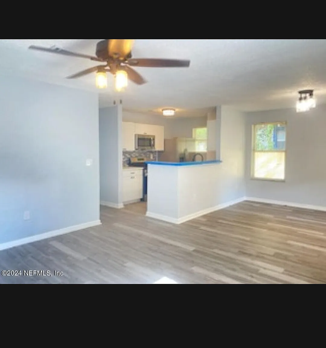 5 bed, 1486 sqft, $2,500 — Photo 3