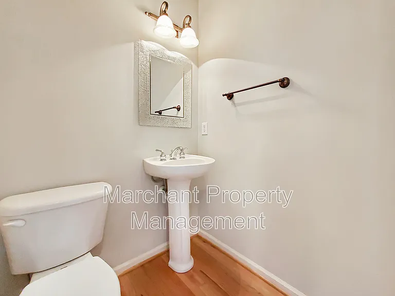 15 Silverthorn Ct — Photo 45