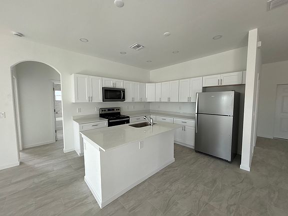 5th image of 3005 31st St W
