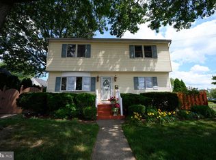 2 Appleton Dr, Hamilton, NJ 08610