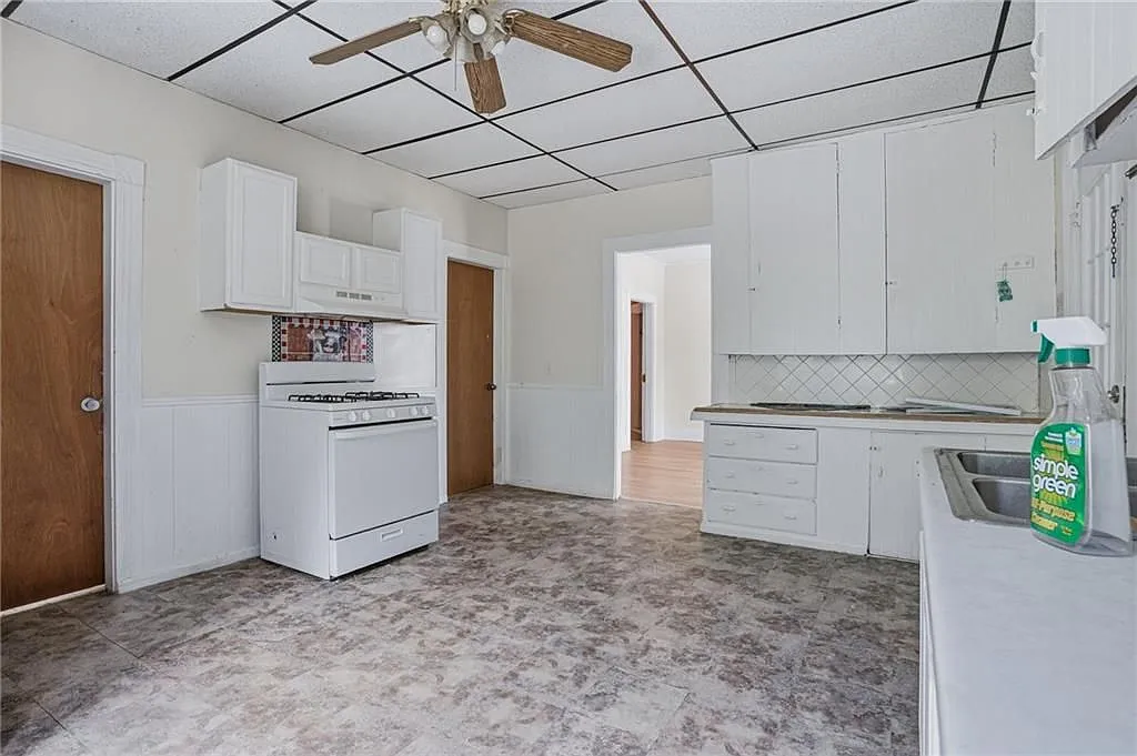 3 bed, 1.0 bath, 1174 sqft, $2,200 — Photo 3