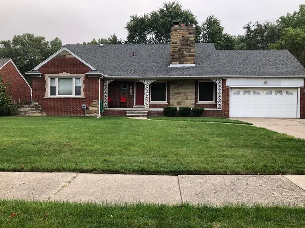 18059 Collinson Ave, Eastpointe, MI 48021