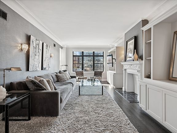 4th image of 444 W Belmont Ave APT 6A