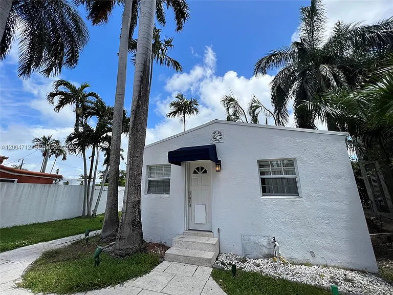 265 Palm Ave — Photo 43