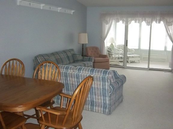 3rd image of 4305 Valley Side Ct NE