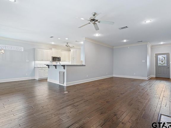 5th image of 1833 Hollylake Cir