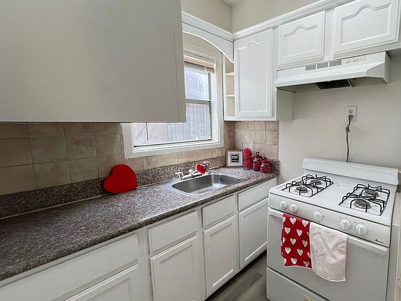 5th image of 227 Lime Ave APT 3
