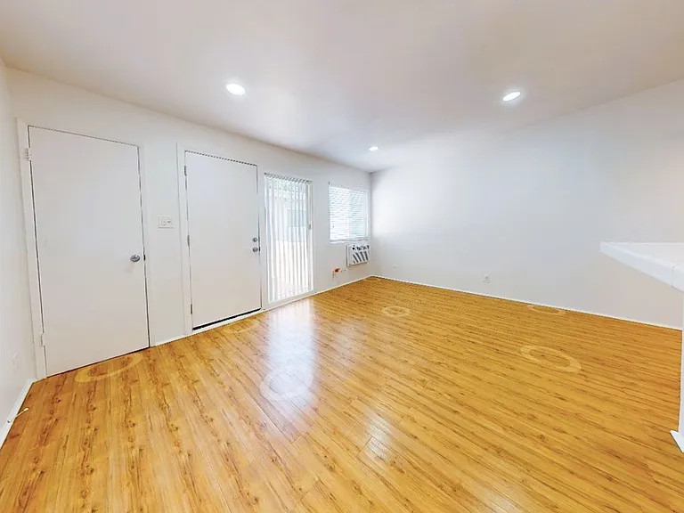 3638 Midvale Ave — Photo 7
