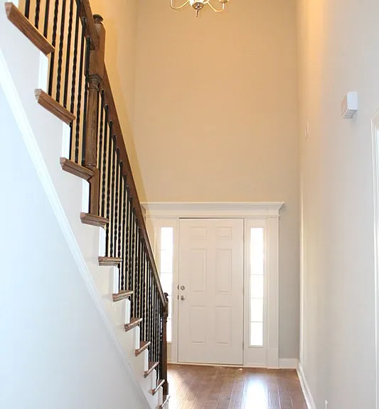 831 Erika Ln — Photo 3