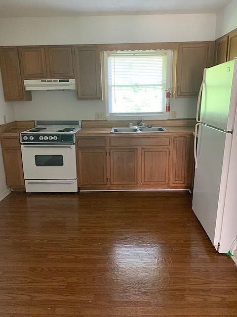 1st image of 1701 Stahl St #1703