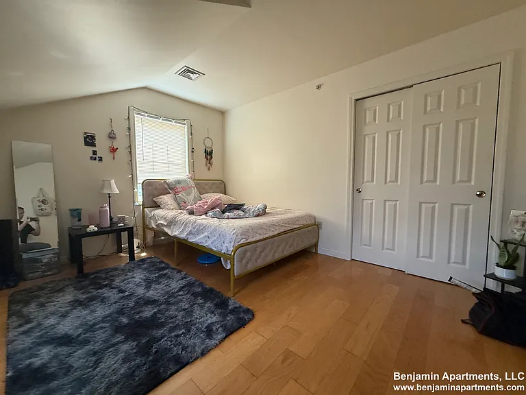 36 Raymond St #B — Photo 19