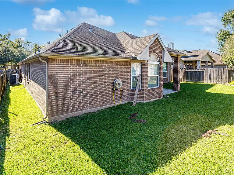14322 Baron Creek Ln — Photo 19