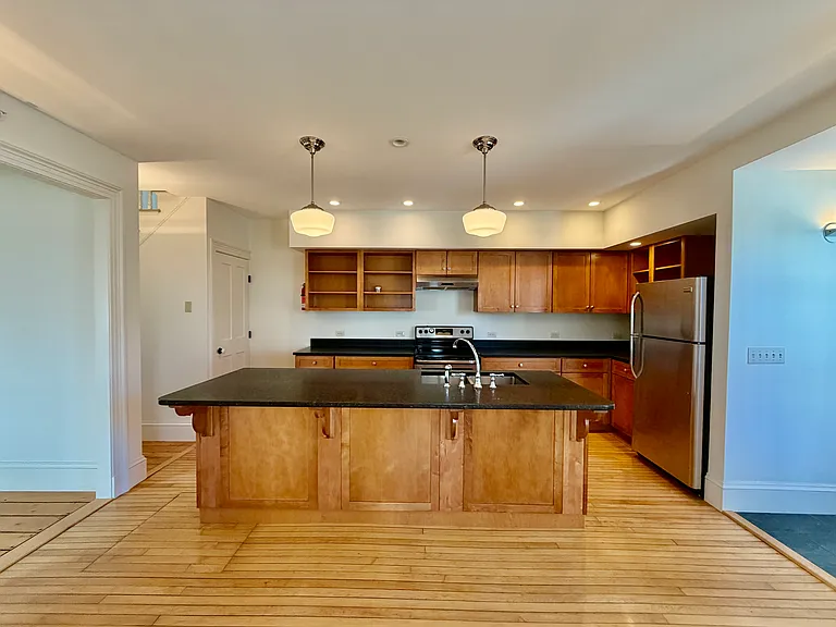 200 Main St #202 — Photo 2