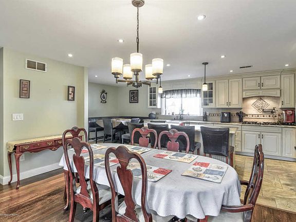 5th image of 1923 White Knoll Dr