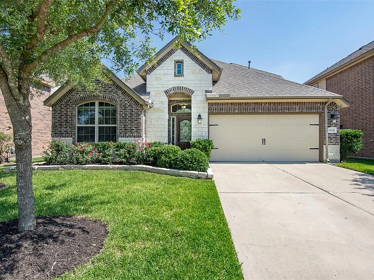19826 Summit Crest Ct — Photo 1