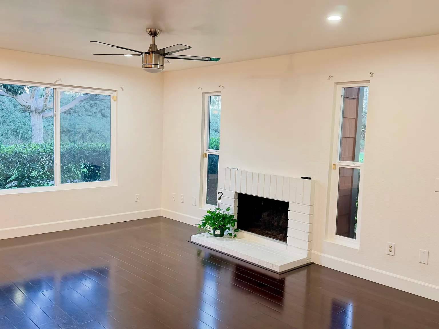 3 bed, 1350 sqft, $3,650 — Photo 4
