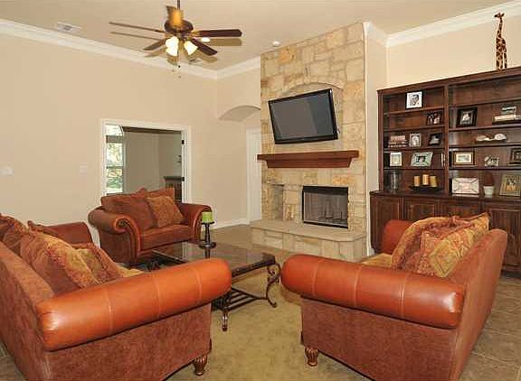 4th image of 140 Pahoiki Ln