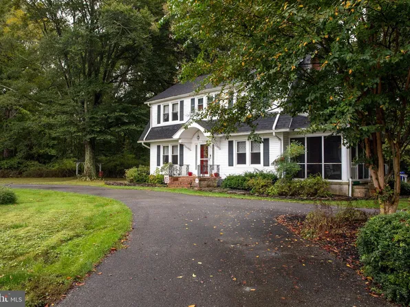 9295 Mitchell Rd, La Plata, MD 20646