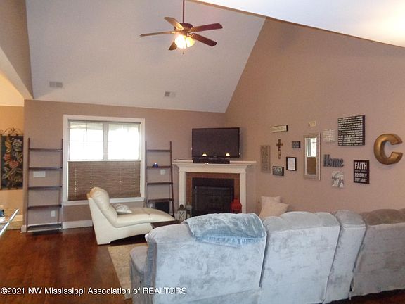 2nd image of 3976 Marcia Louise Dr