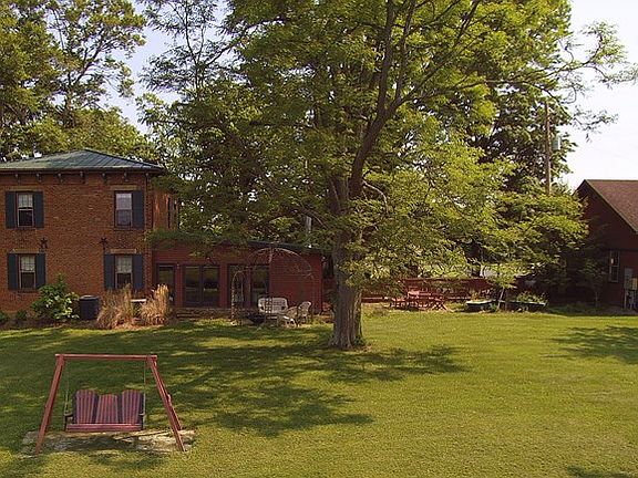 3rd image of 770 Larrick Ln