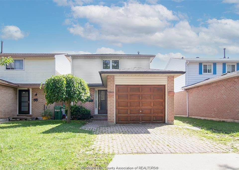 1st image of 3073 Fairlane Cres