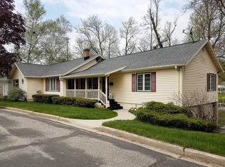 637 N Main St, Columbus, WI 53925