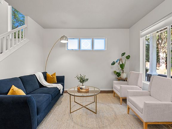 4th image of 6316 SE Karpstein Pl