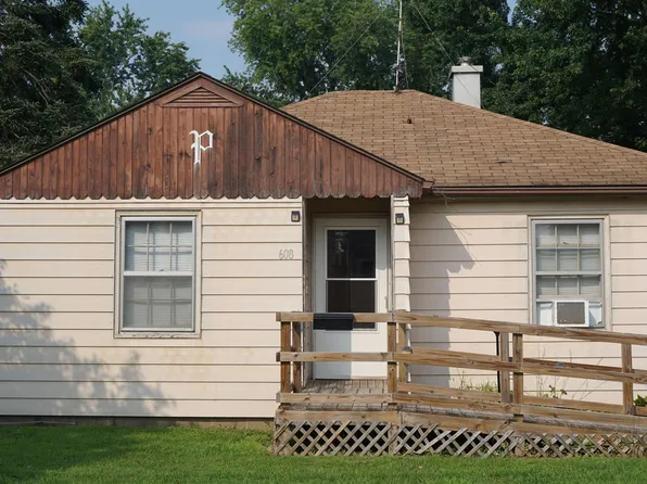 608 12th Ave, Sterling, IL 61081